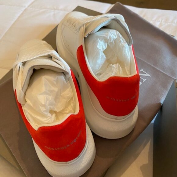 Alexander McQueen Oversized Leather Sneakers - Picture 2 of 4